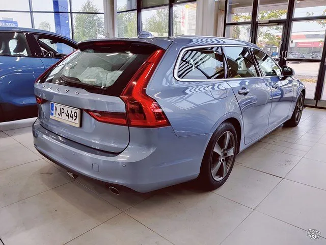 Volvo V90 D3 Momentum aut Image 2