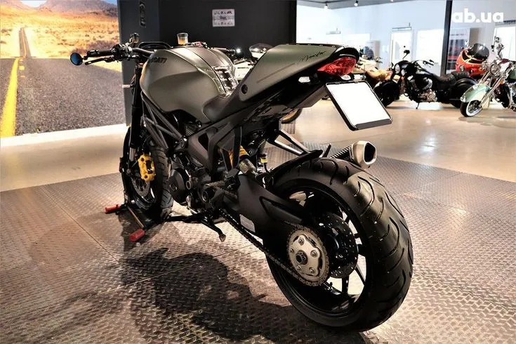 Ducati Monster Image 5